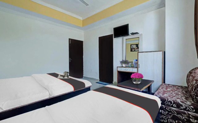 spot on 89476 Hotel Shalimar Lodge