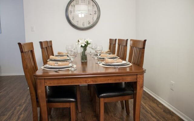 Upscale Condo Private Room