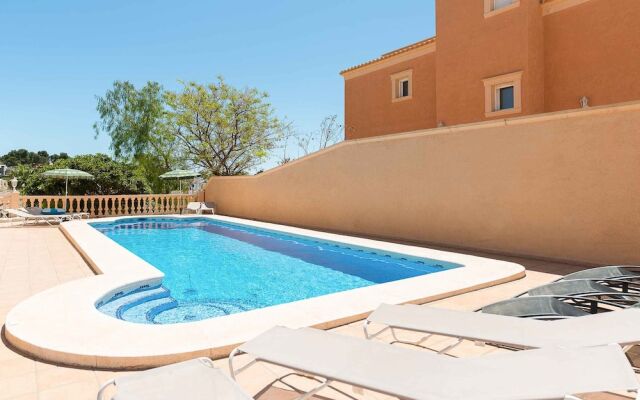 Villa Adoracion