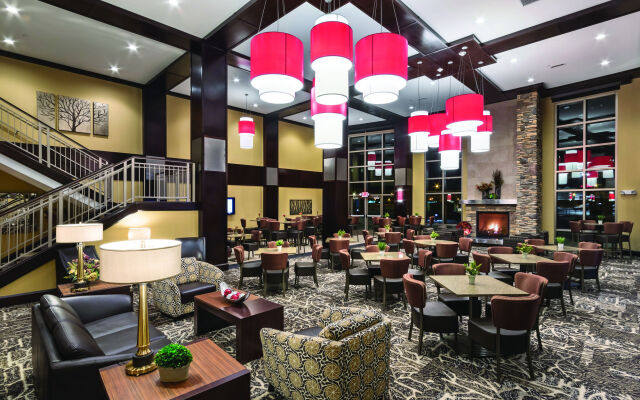 ClubHouse Hotel & Suites - Fargo