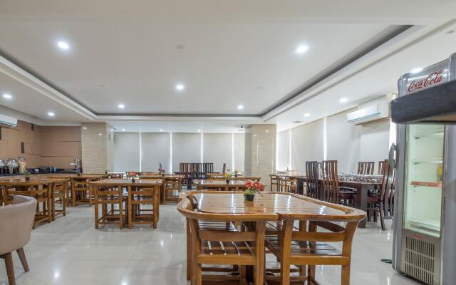 OYO 1114 Hotel Denpasar Makassar