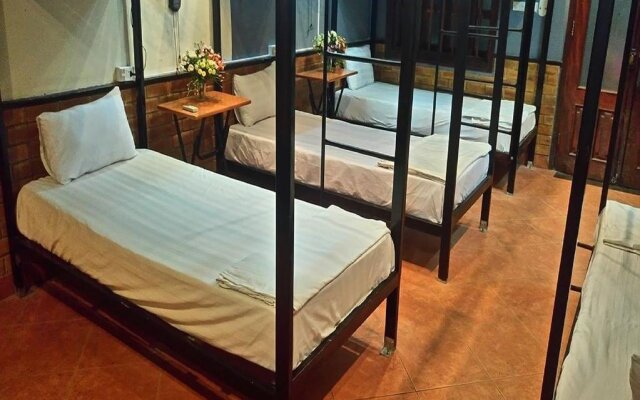 Hanoi Bluestar Hostel 2