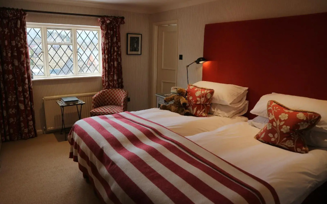 The Broadway Hotel