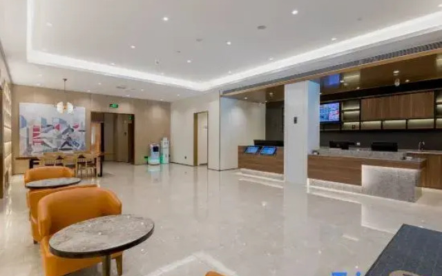 HanTing Hotel (Longyan Railway Station)