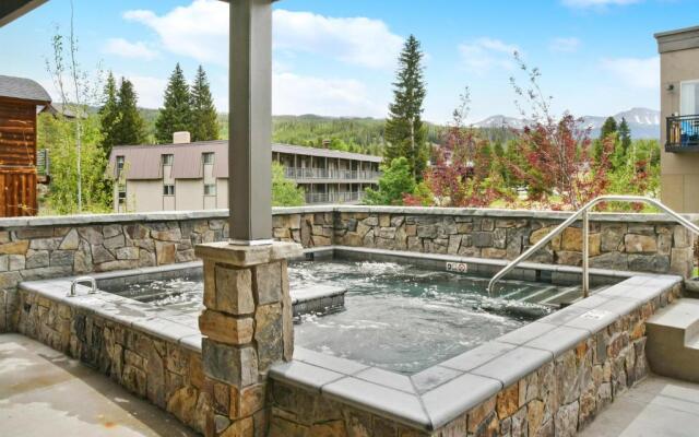 New Luxury Loft #19 Near Resort Huge Hot Tub & Views - FREE Activities & Equipment Rentals Daily