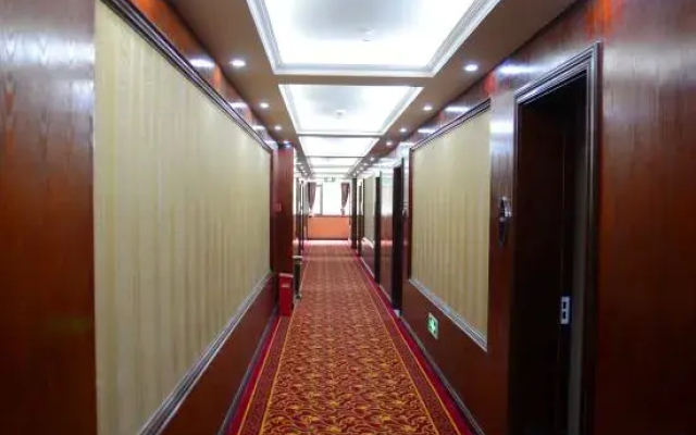 Golden River Hotel