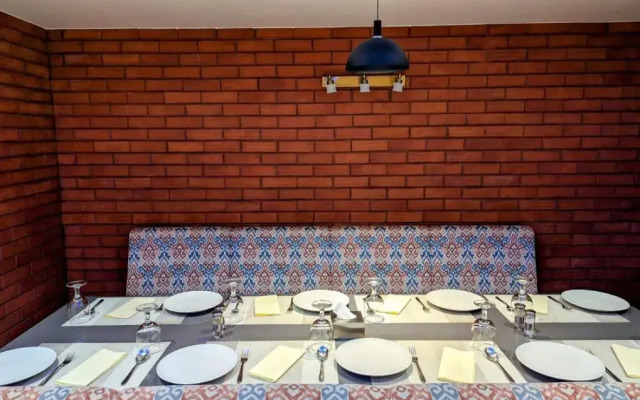 Hotel Red Chillee Restro