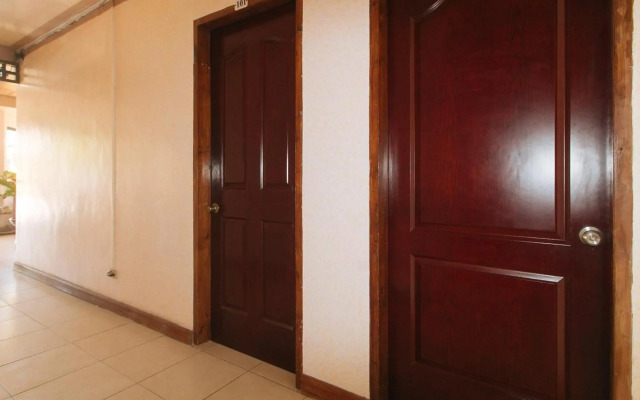 OYO 426 Coco Grove Tourist Inn