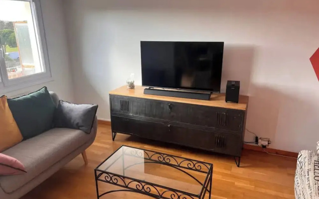 Spacious Flat Near Beach