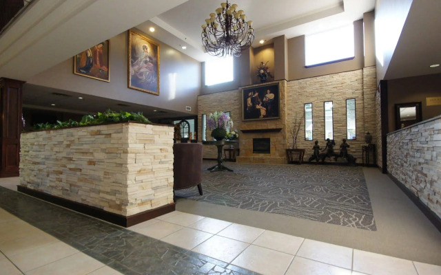 The Peninsula Inn
