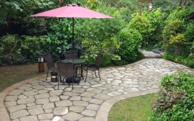 Splendid Xiangjiang Hot Spring Villa