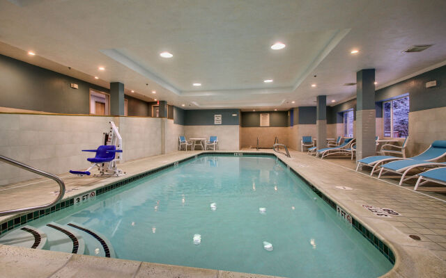 Holiday Inn Express & Suites Lincoln East - White Mountains by IHG