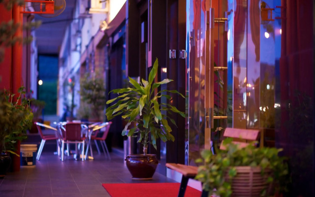 De Botani Hotel