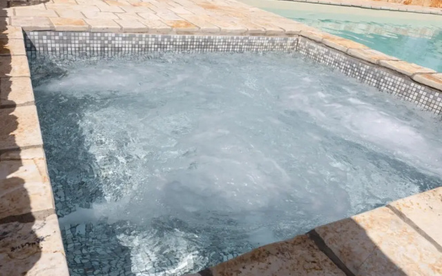 Trullo Nonna Netta con Piscina Idromassaggio e Area Giochi