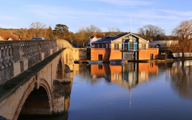 Captivating 3-bed Apartment in Henley-on-thames