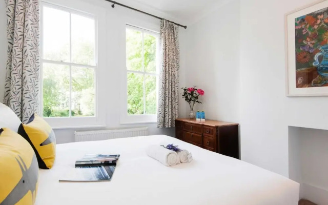 The Stunning Philbeach Garden Apartment