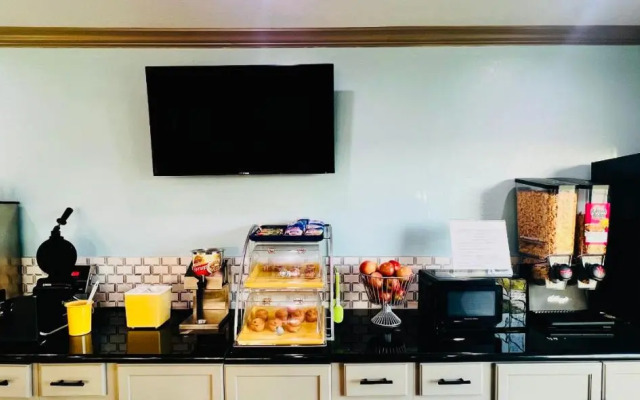 Days Inn by Wyndham Canton