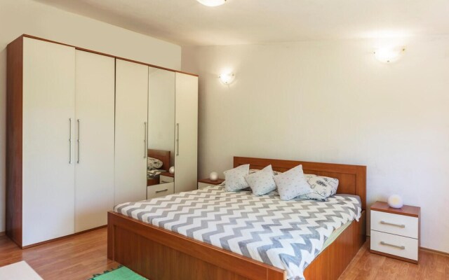 Beautiful Home in Pula With Wifi and 2 Bedrooms
