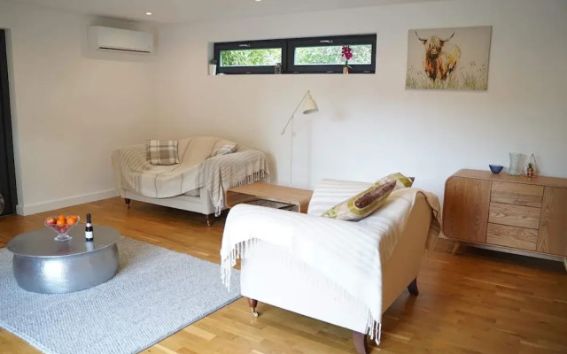Countryside Annex- Sleeps 2, Free Parking & Garden