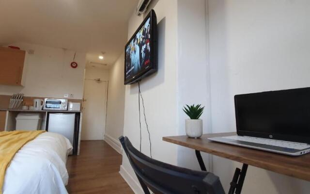Fast Broadband, Budget Stay, Free Netflix.