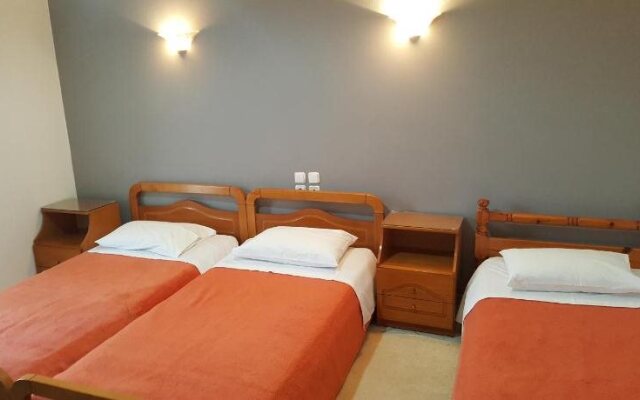 Alexandros Hotel