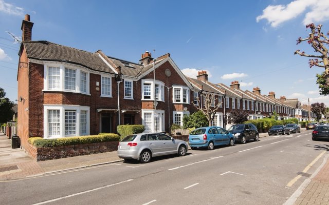 Excellent Earlsfield Home close to Wandsworth Common