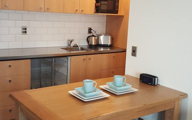 Snug In the City Apartment