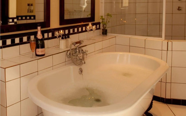 Perrys Bridge Hollow Boutique Hotel