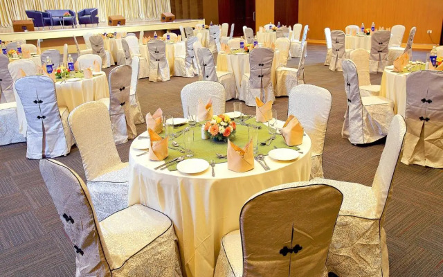 Flora Airport Hotel and Convention Centre Kochi