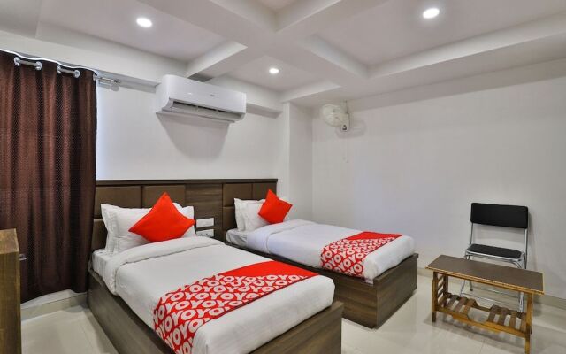 Capital O 15229 Hotel Radhe Residency