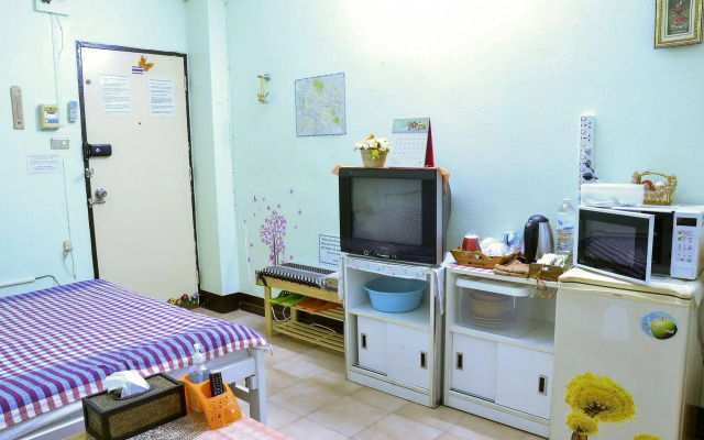 The Backpacker Station