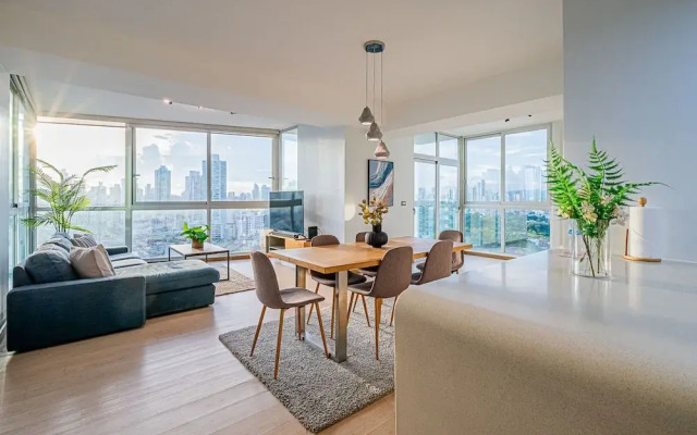 w Prestigious 2BR w Perfect Balcony View