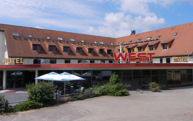 West Hotel an der Sächsischen Weinstrasse