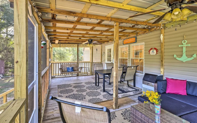 Cozy Steinhatchee House w/ Fire Pit & Grill!