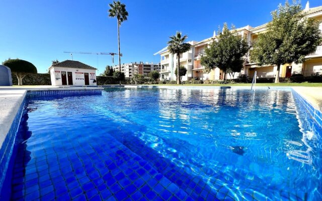 Quarteira Elegant With Pool by Homing