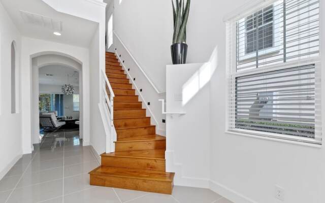 Rvh_507r Contempo Landing 6 Bedroom Home