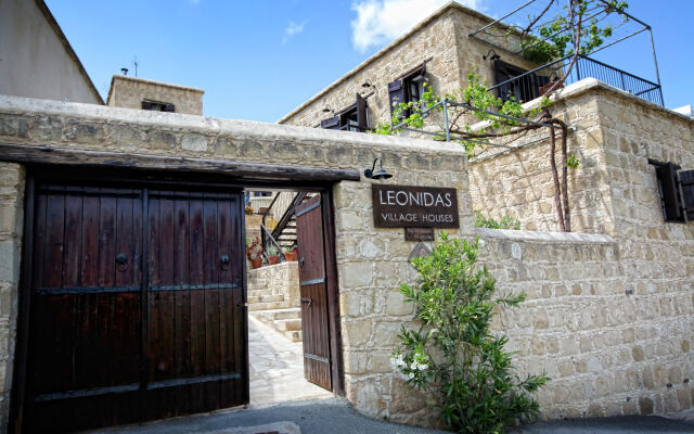 Leonidas Village Houses