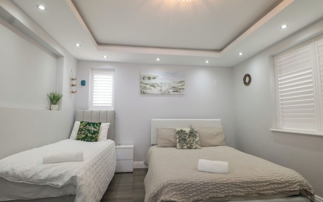 Falcon Bal House