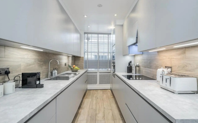 Modern Lovely 2 Bed Hyde Park with AC