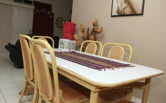 PELE Backpacker Guesthouse