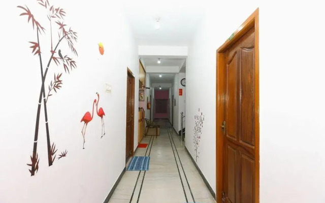 OYO 10018 Hotel AKS Shelter