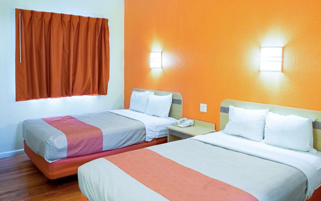 Motel 6 Seymour, IN - North