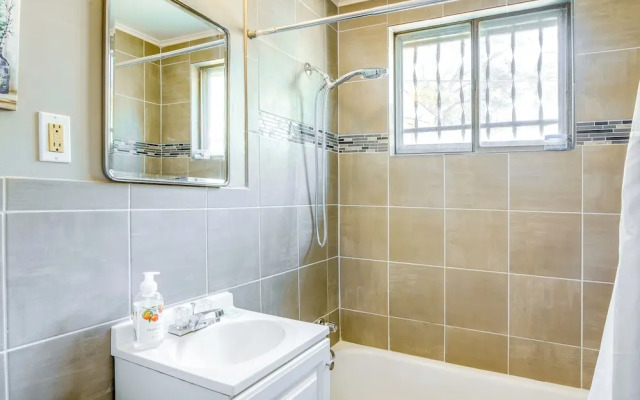 Cozy Memphis Vacation Rental Near Beale Street!