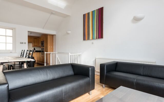 Modern 3 Bedroom Central Brighton House