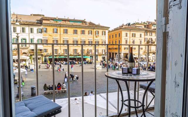Caden Splace - Dbalconycollection at Piazza Navona
