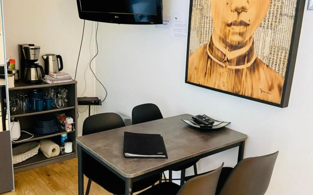 Modern Studio 4p near Bruges with Free Parking