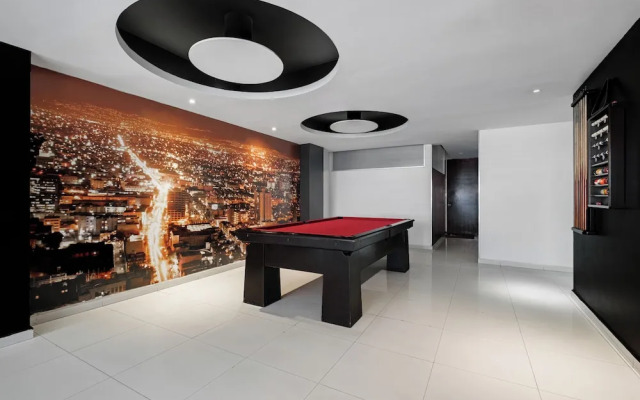 Urban Getaway Trendy Polanco Home Office