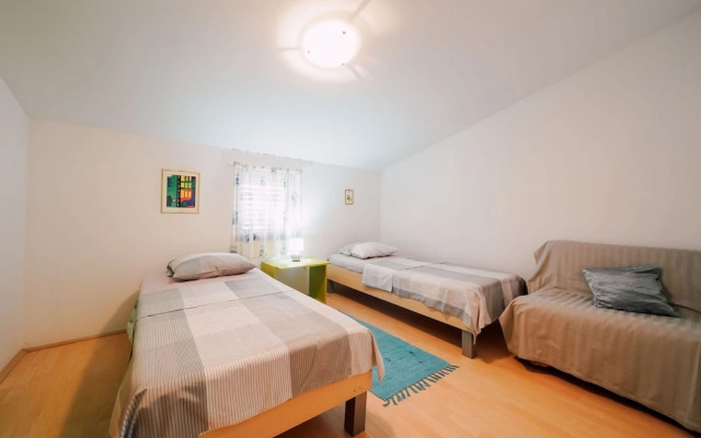 Charming 2-bed Apartment