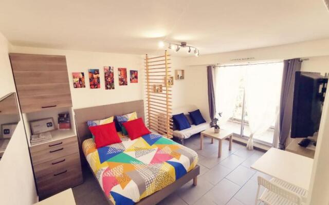 Suite Athéna - Melun gare RER - Balcon et parking