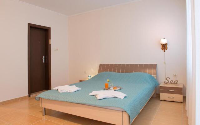 Apollon 7 Apartments